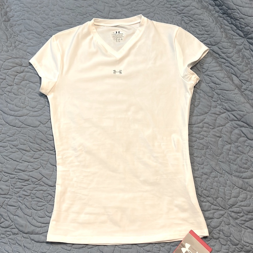 White Under Armour heat gear shirt